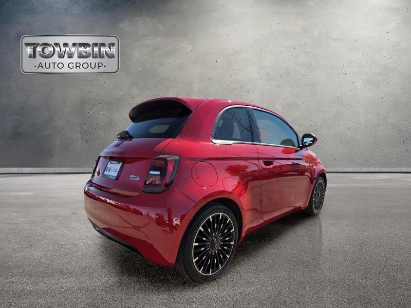 Used 2024 Red FIAT Battery Electric image 4