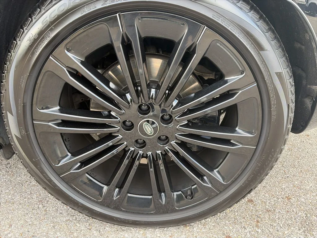 Certified Used 2023  Land Rover SE image 11
