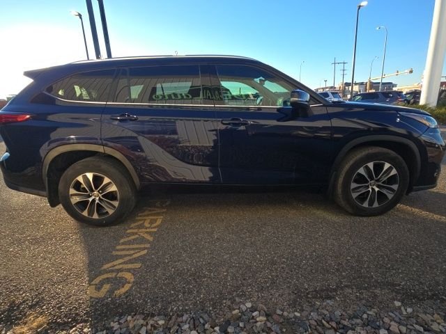 2020 Toyota Highlander XLE photo 4
