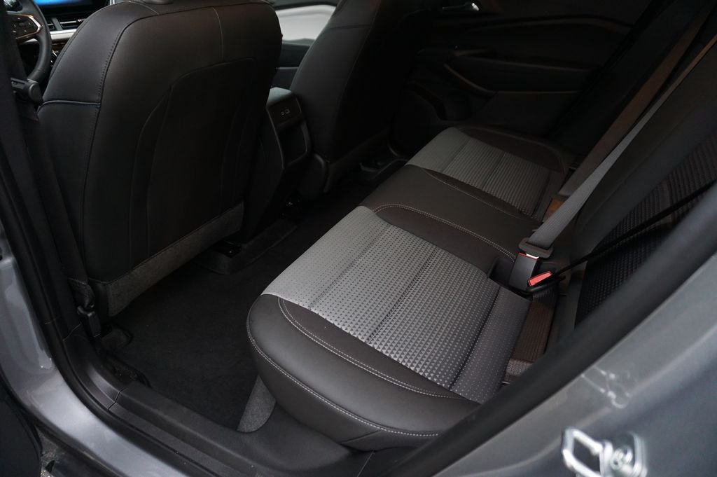 Used 2025 Gray Chevrolet LT image 25