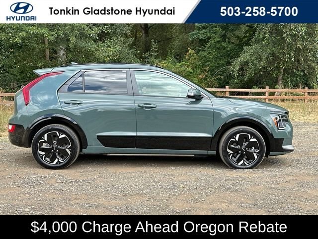 Used 2023 Cityscape Green Kia Wind image 10