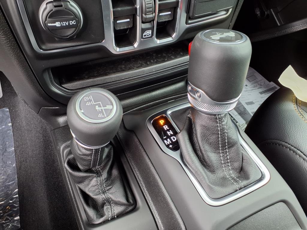 2025 Jeep Wrangler 4-Door Sahara - Photo 17