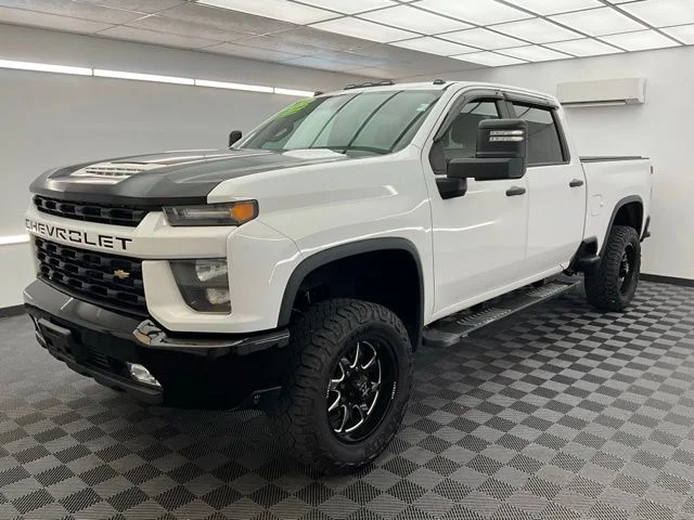 Used 2020 White Chevrolet Custom image 3