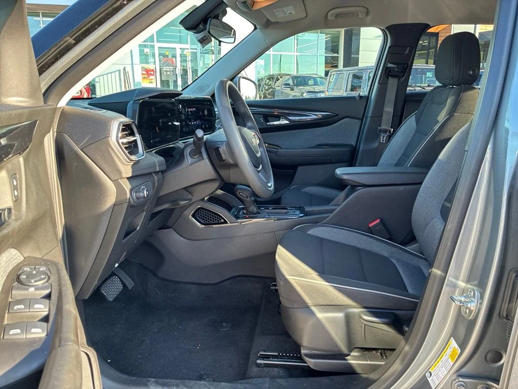Used 2025 Gray Chevrolet LT image 10
