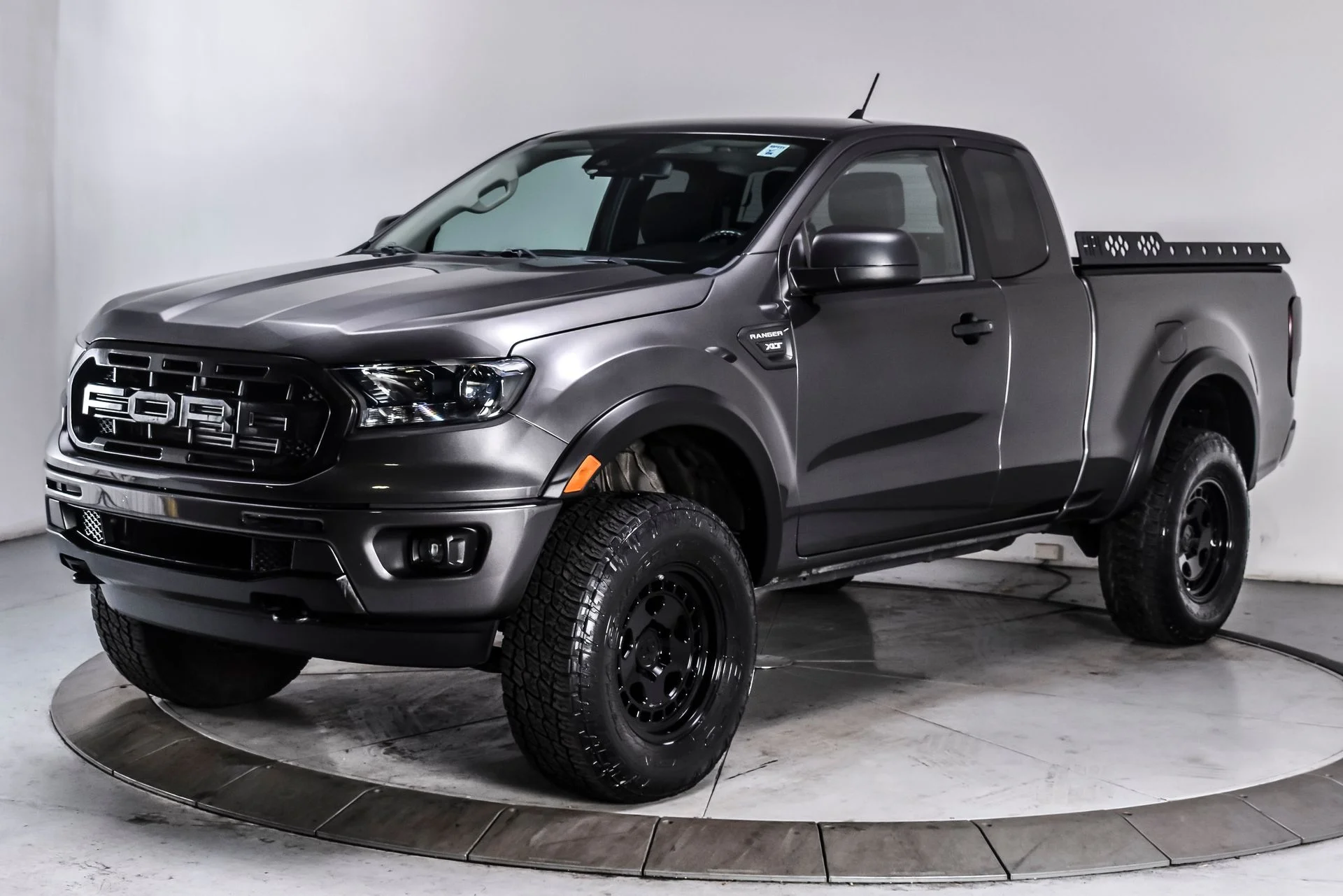 Used 2020 Magnetic Ford XLT image 2