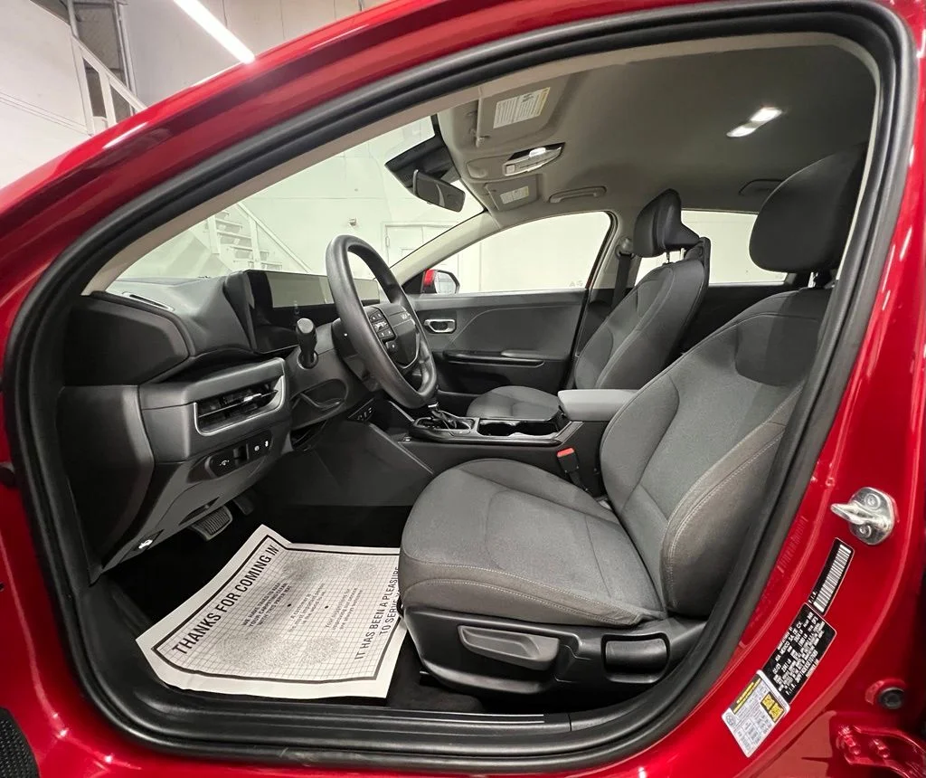 Used 2025 Red Kia LXS image 19
