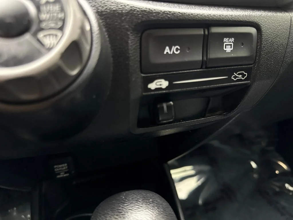 Used 2011  Honda Base image 63