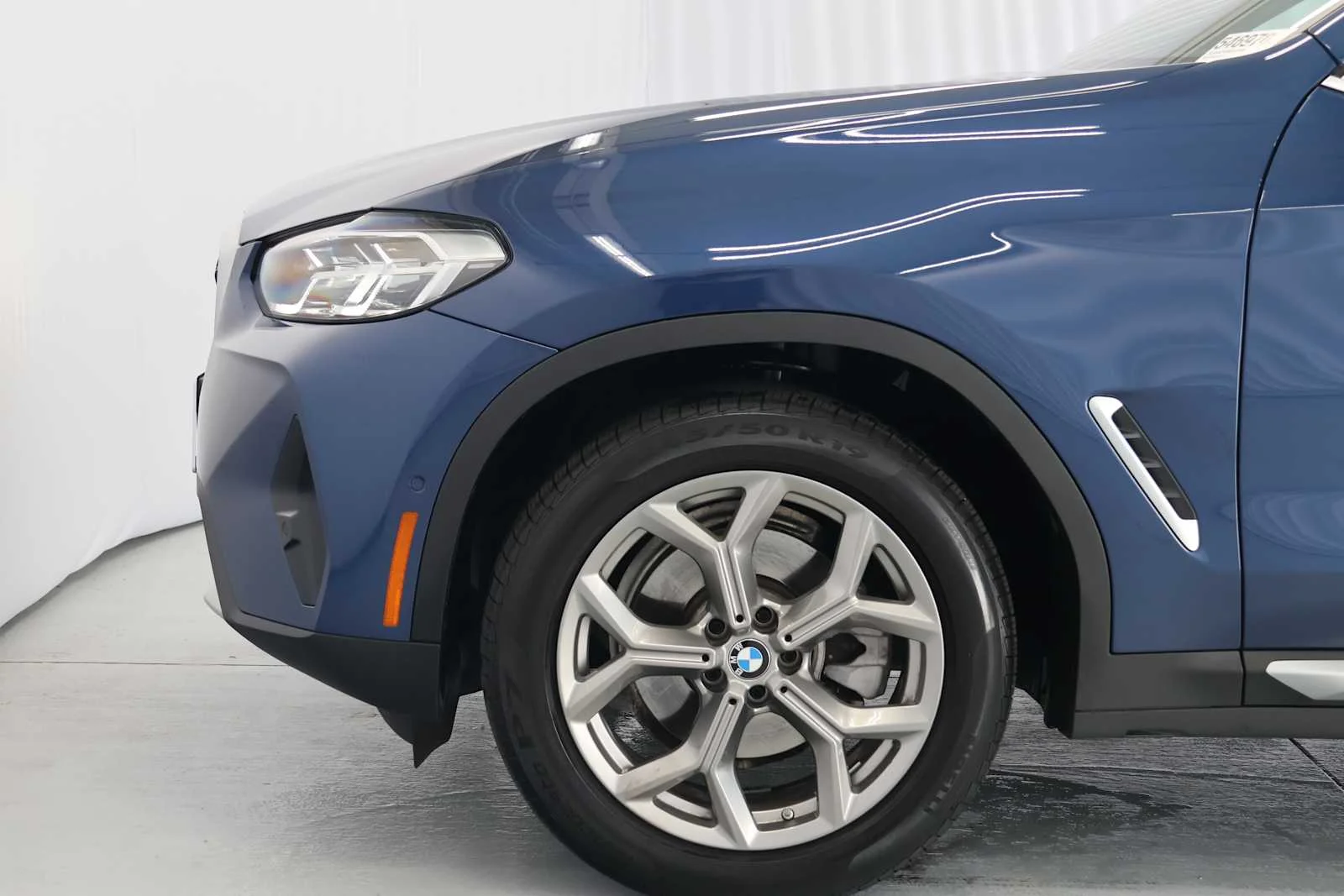 Certified Used 2025 Phytonic Blue Metallic BMW xDrive30i image 8