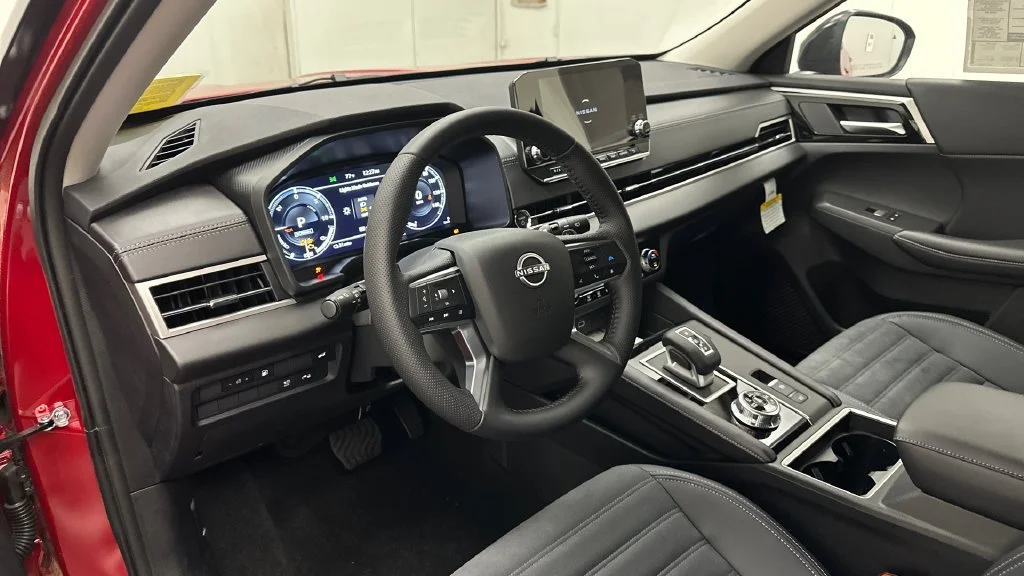 New 2026 Red Nissan SL image 19