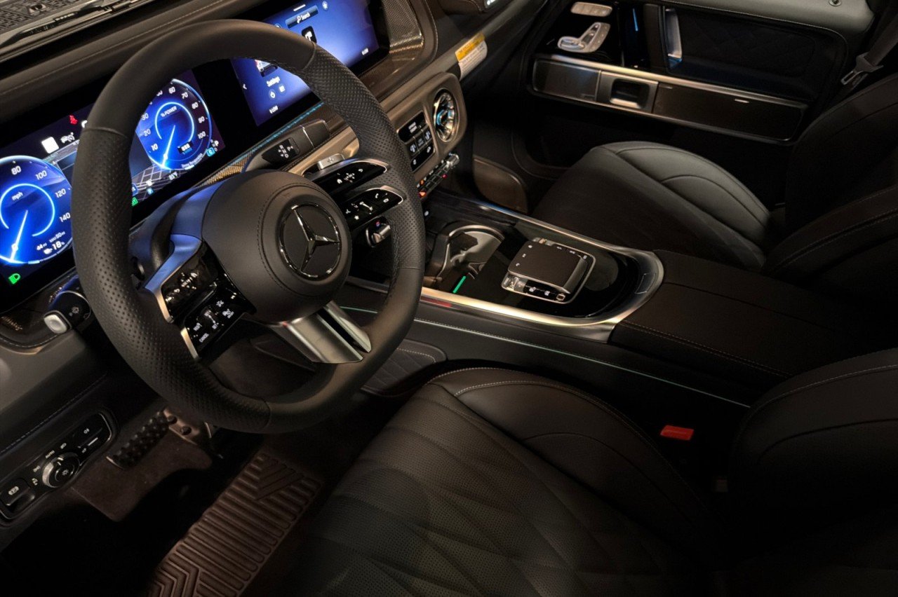 New 2027 Iridium Silver Mercedes-Benz G 580e SUV image 9