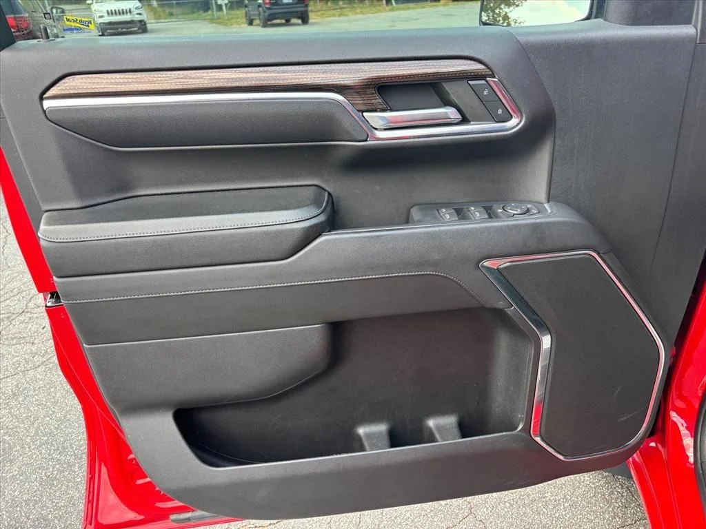 Used 2024 Red Chevrolet LT image 9