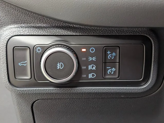 New 2026 Star White Metallic Tri-Coat Ford Active image 40