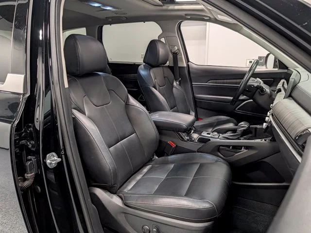 Used 2024 Black Kia EX image 34