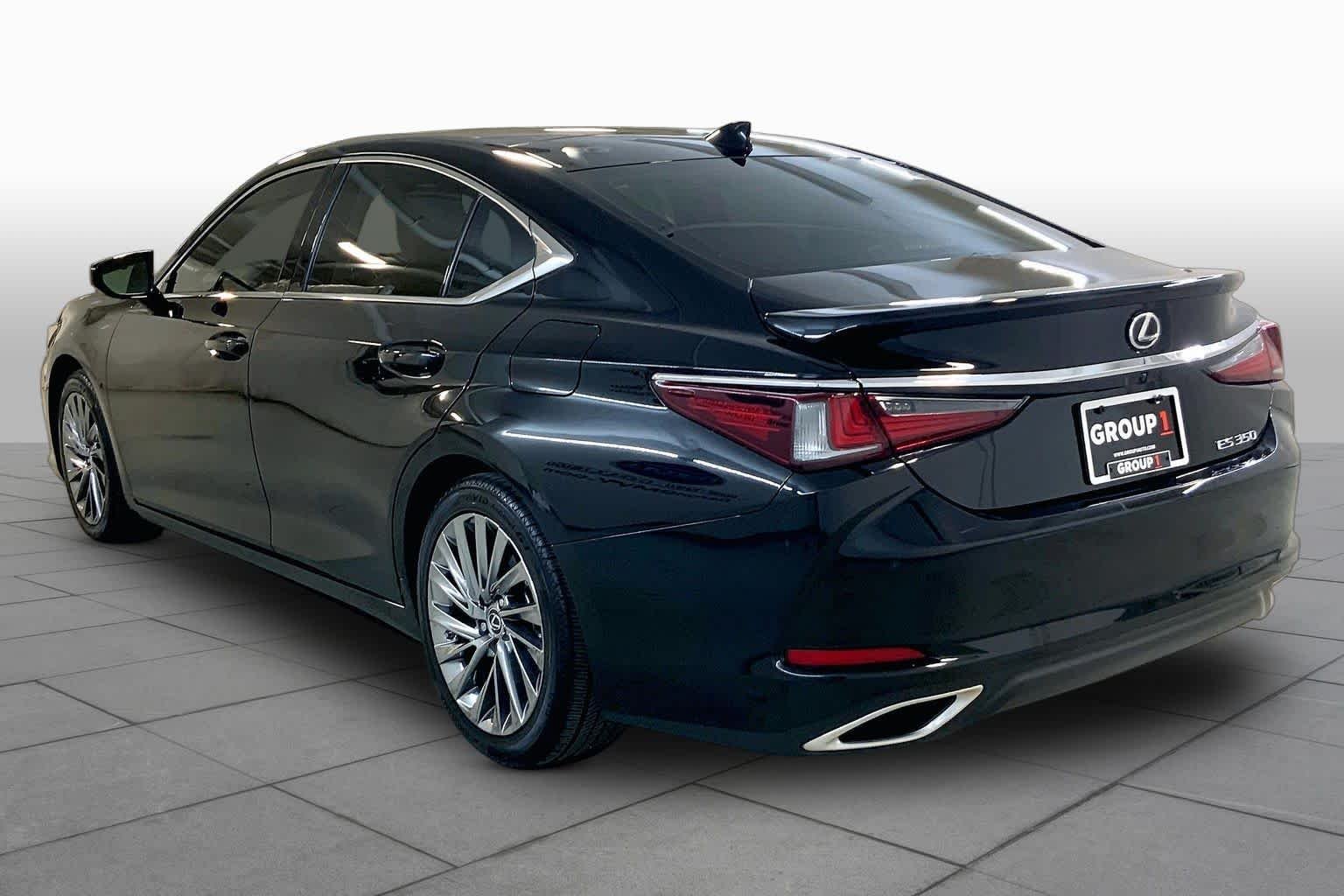 Used 2024 Obsidian Lexus Ultra Luxury image 11