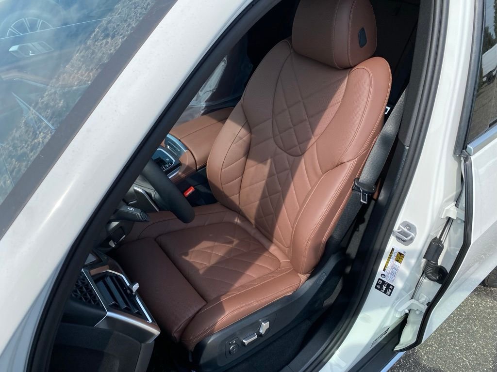 New 2026 Alpine White BMW xDrive40i image 11