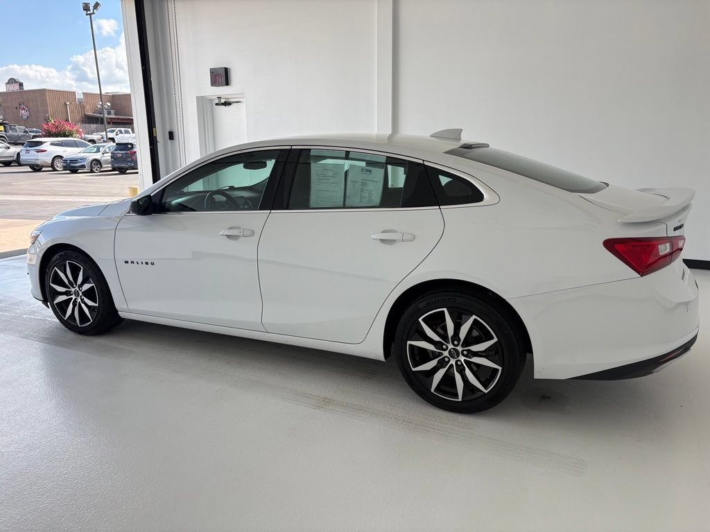 Used 2021 SUMMIT WHITE Chevrolet RS image 16