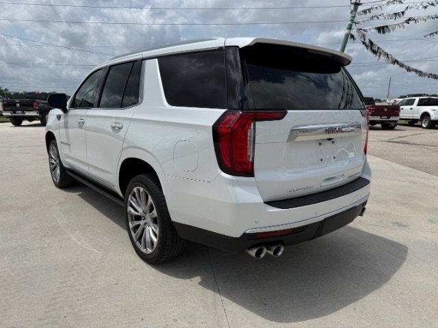 Used 2021 White Frost Tricoat GMC Denali image 3