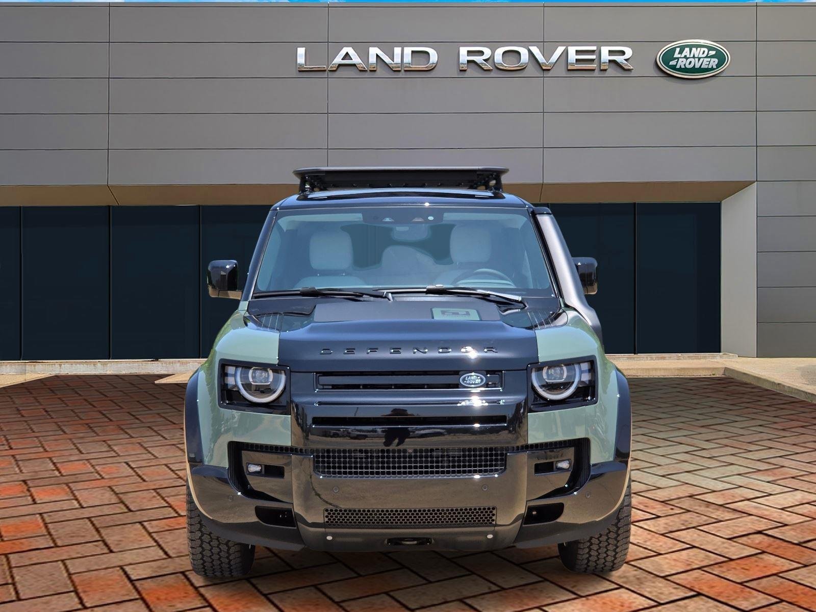 New 2026 Keswick Green Land Rover Trophy Edition Keswick image 2
