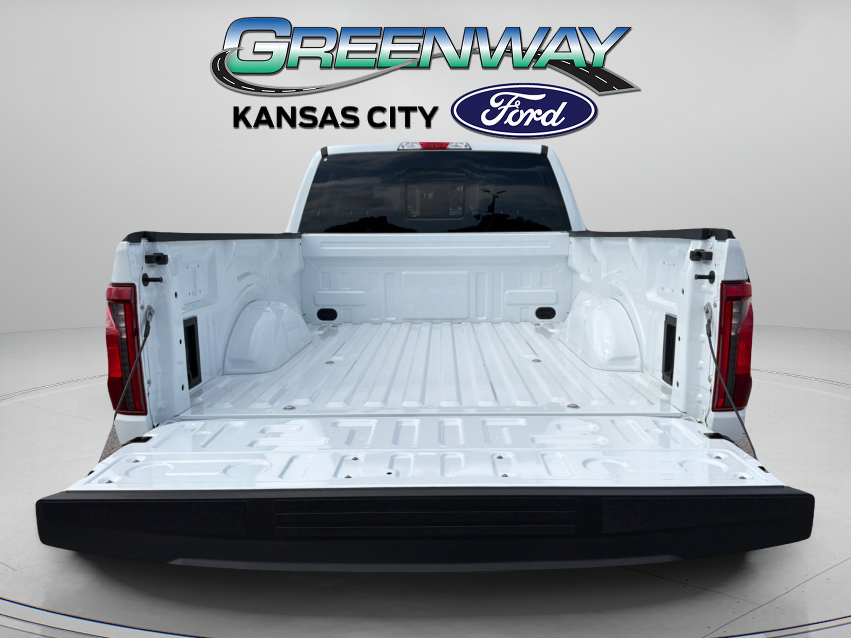 New 2026 Oxford White Ford XLT image 10
