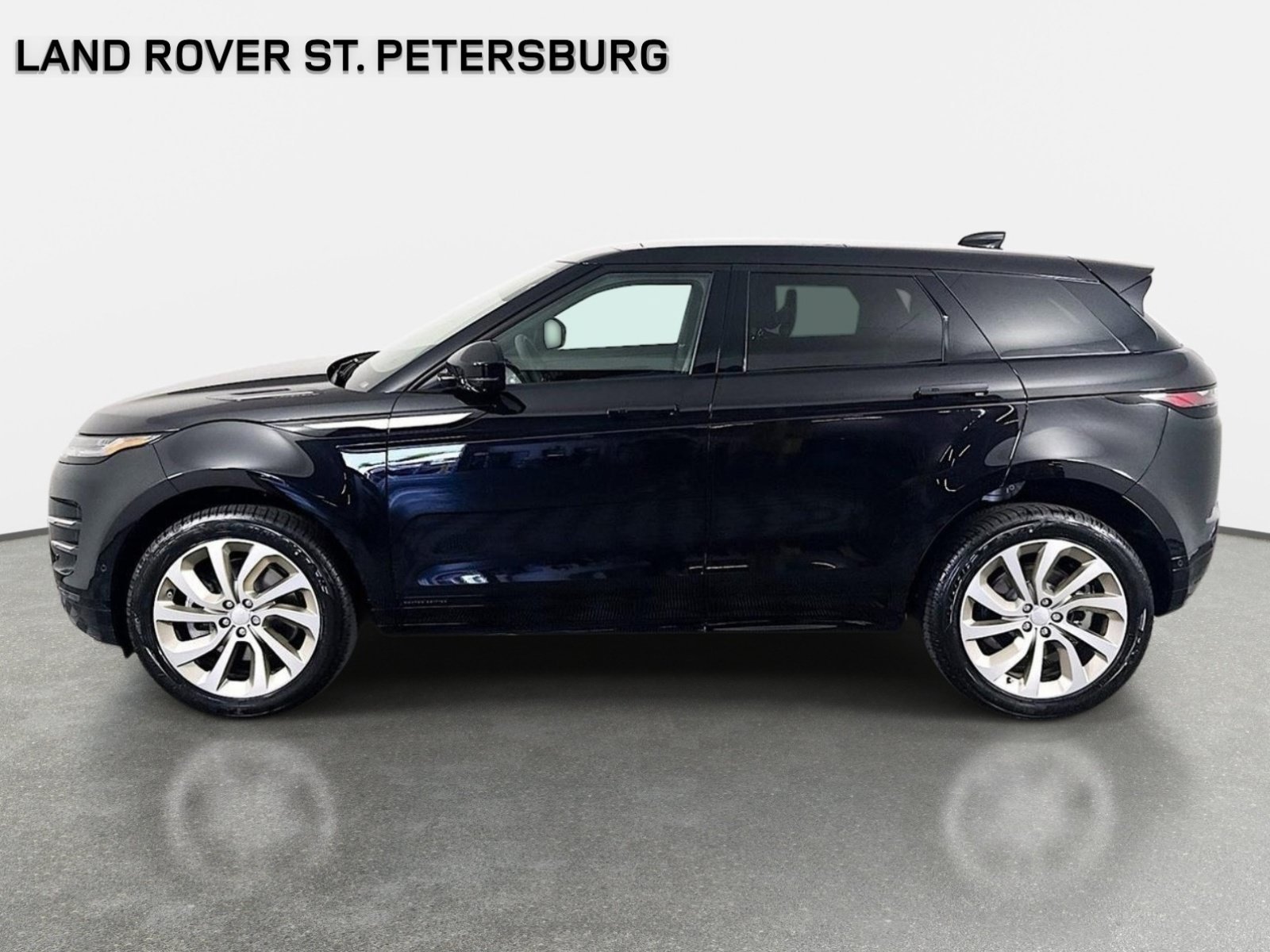 Used 2026 Santorini Black Land Rover Hoxton Edition image 8