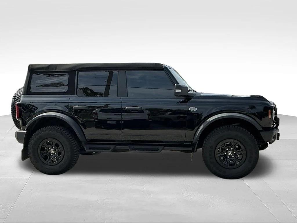 Used 2024 Black Ford Wildtrak image 14