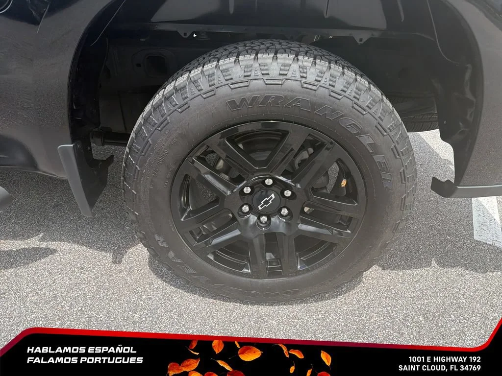 Used 2023 BLACK Chevrolet Custom image 11