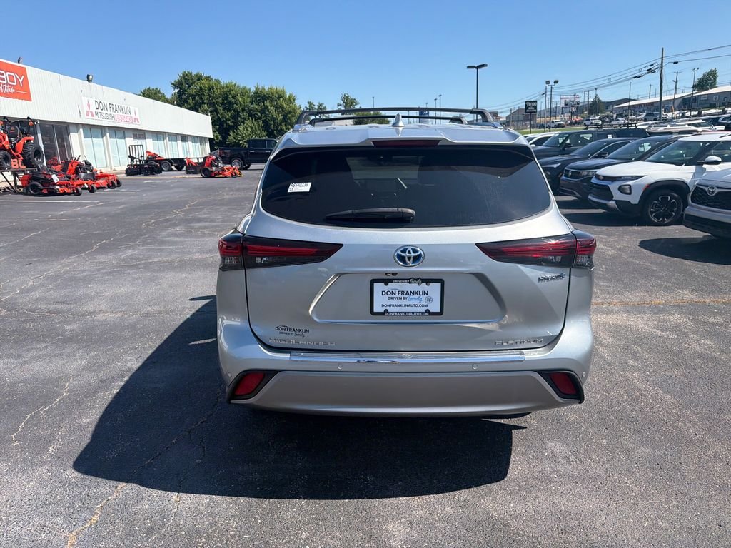 Used 2024 Silver Toyota Platinum image 4