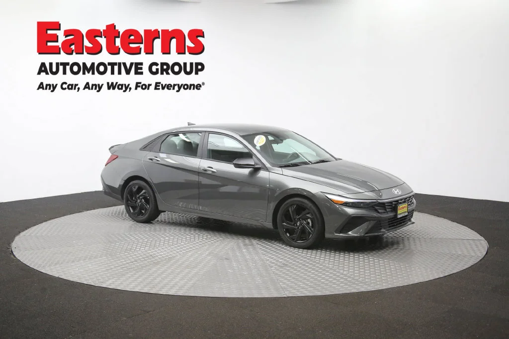 Used 2026 Gray Hyundai SEL Sport image 48