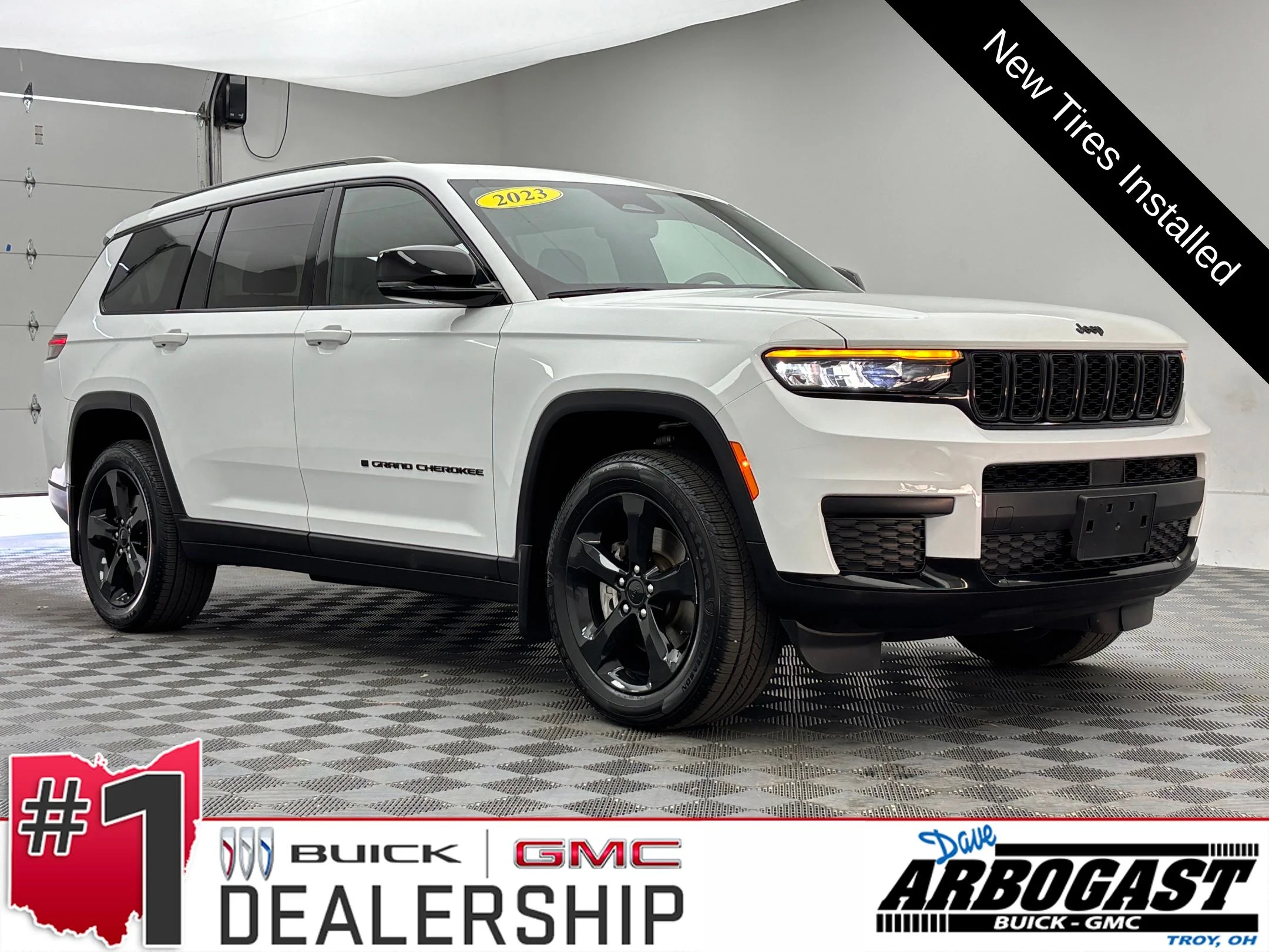 Used 2023 Bright White Clearcoat Jeep Altitude X image 1