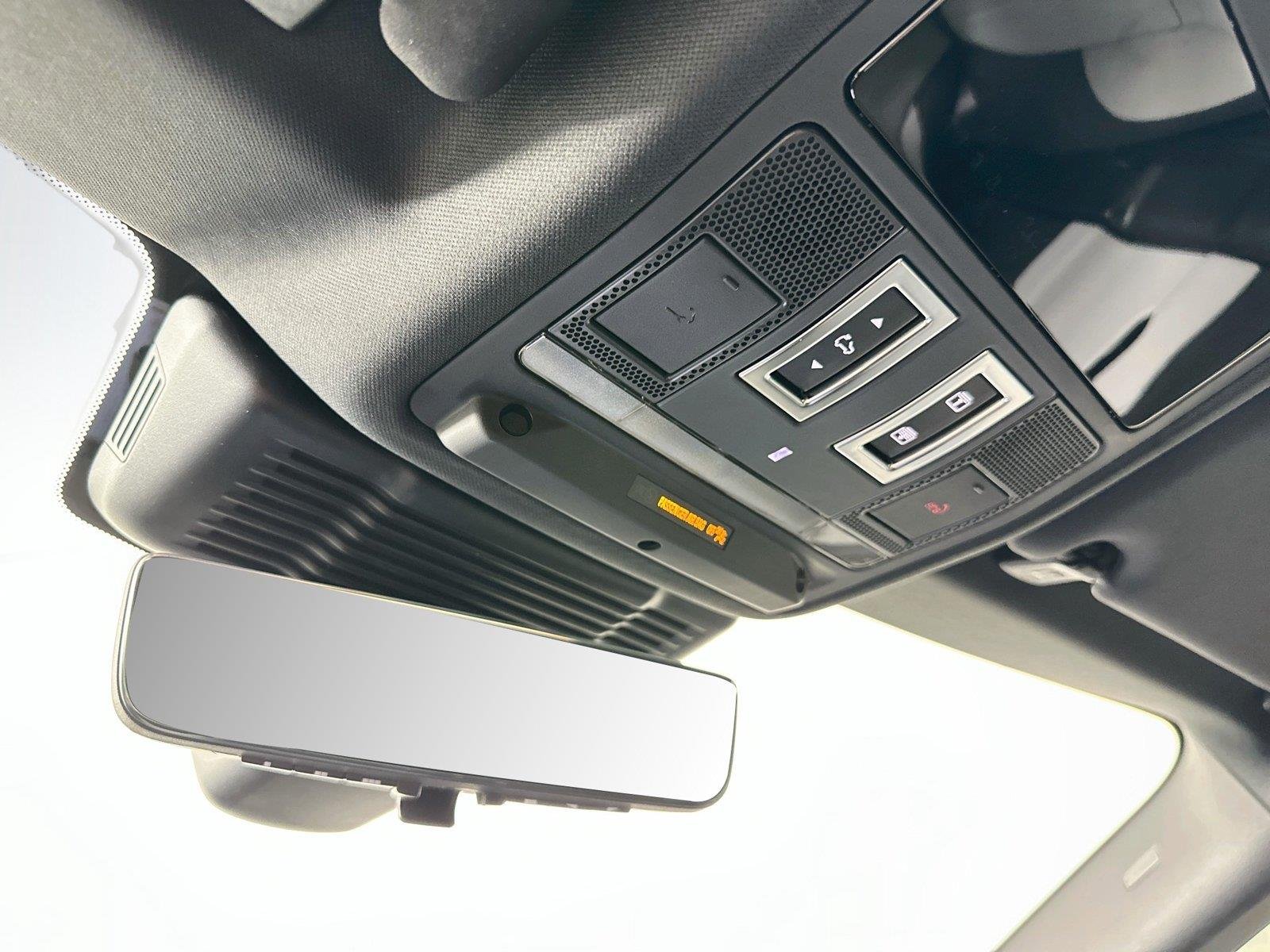Certified Used 2026 Fuji White Land Rover Dynamic SE image 20