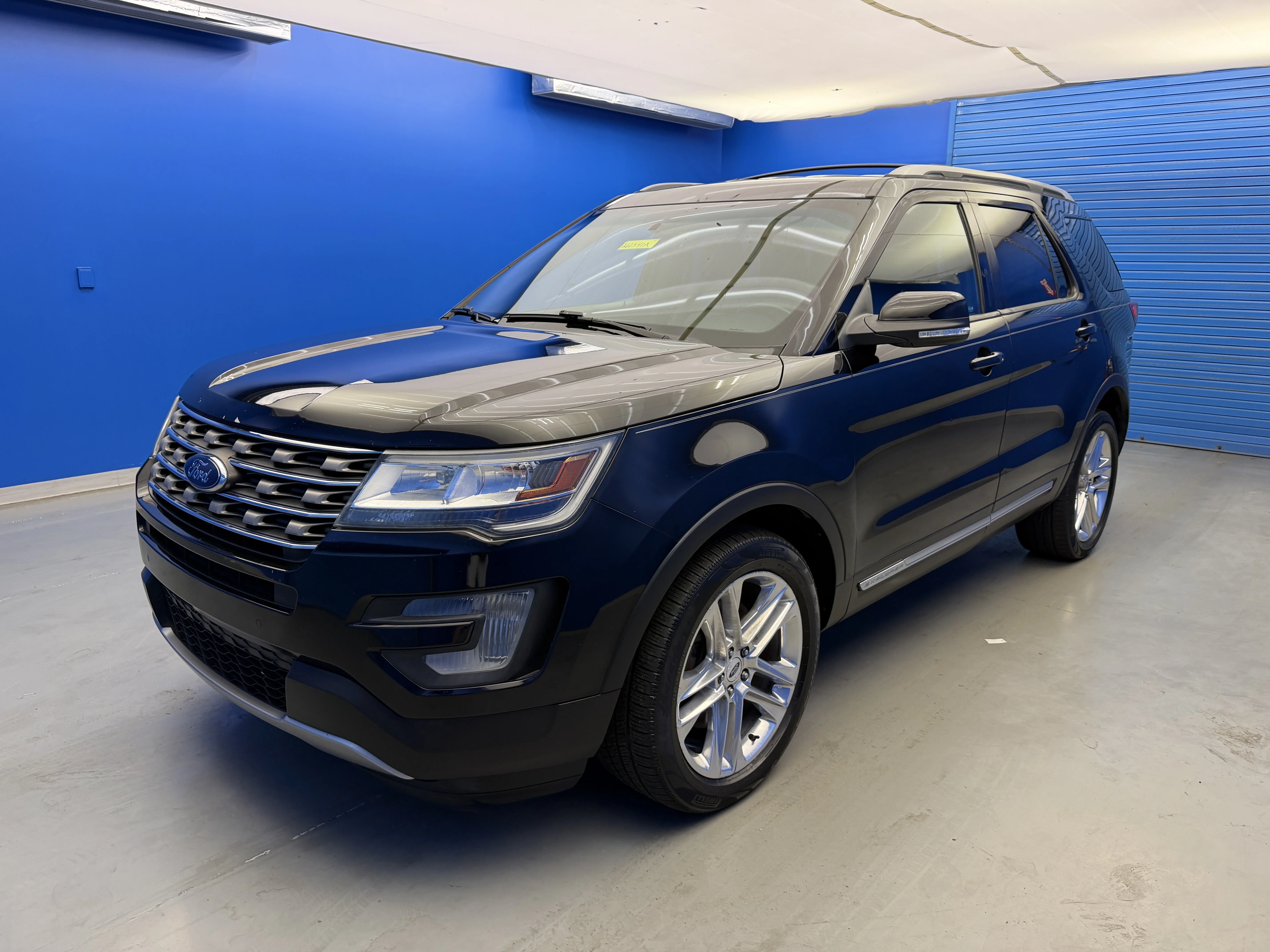 Used 2016 Shadow Black Ford XLT image 4