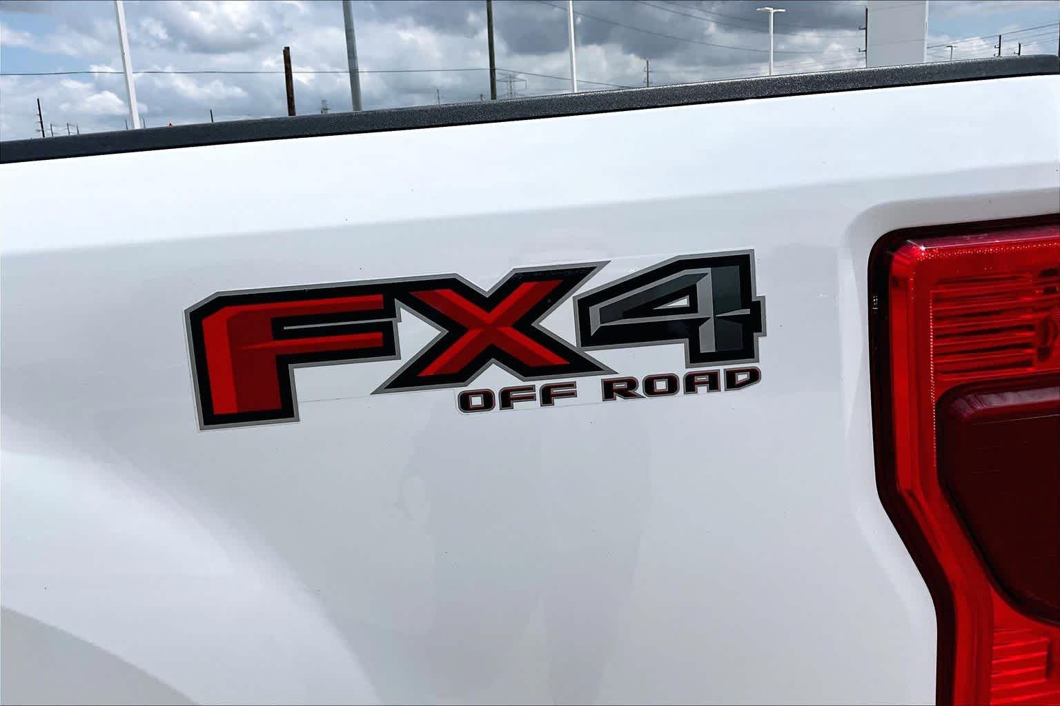 Used 2022 Oxford White Ford XLT image 10