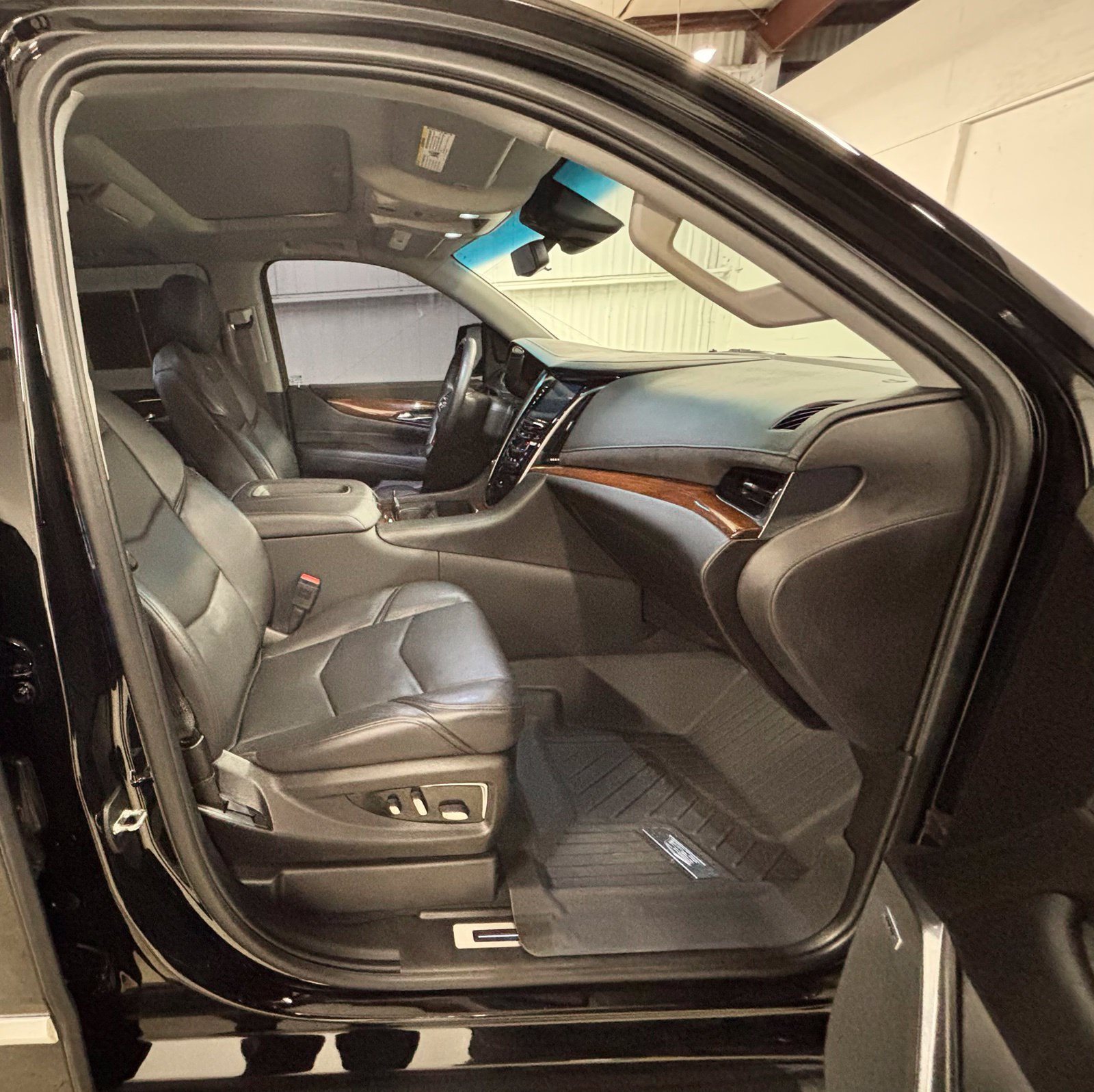 Used 2019 Black Cadillac Luxury image 18