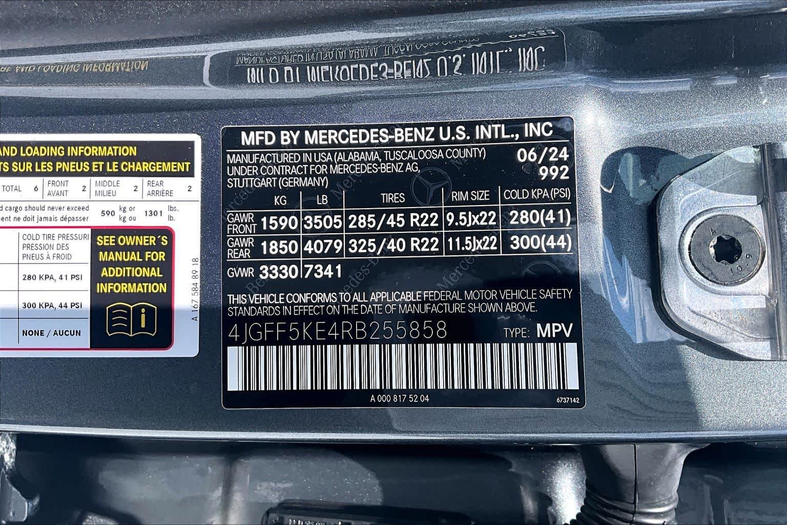 Used 2024 Selenite Grey Metallic Mercedes-Benz GLS 450 image 32