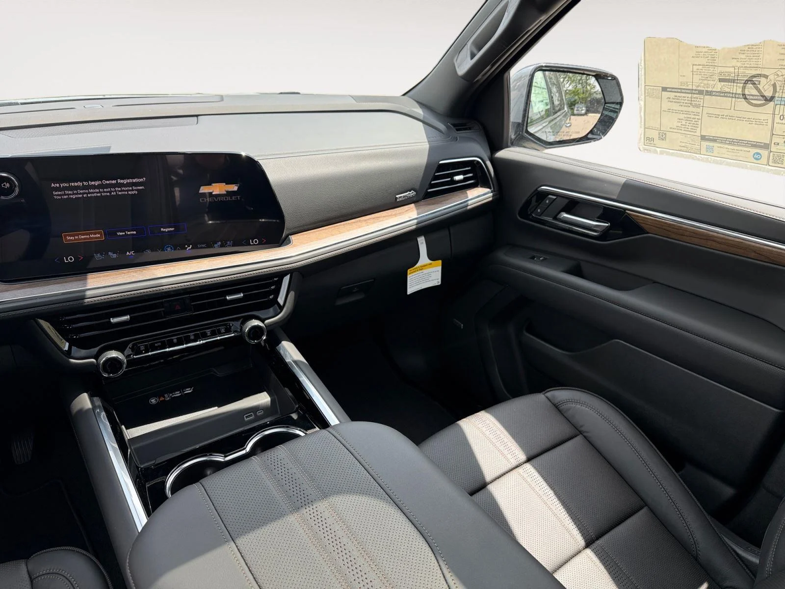2026 Chevrolet Suburban High Country - Photo 12