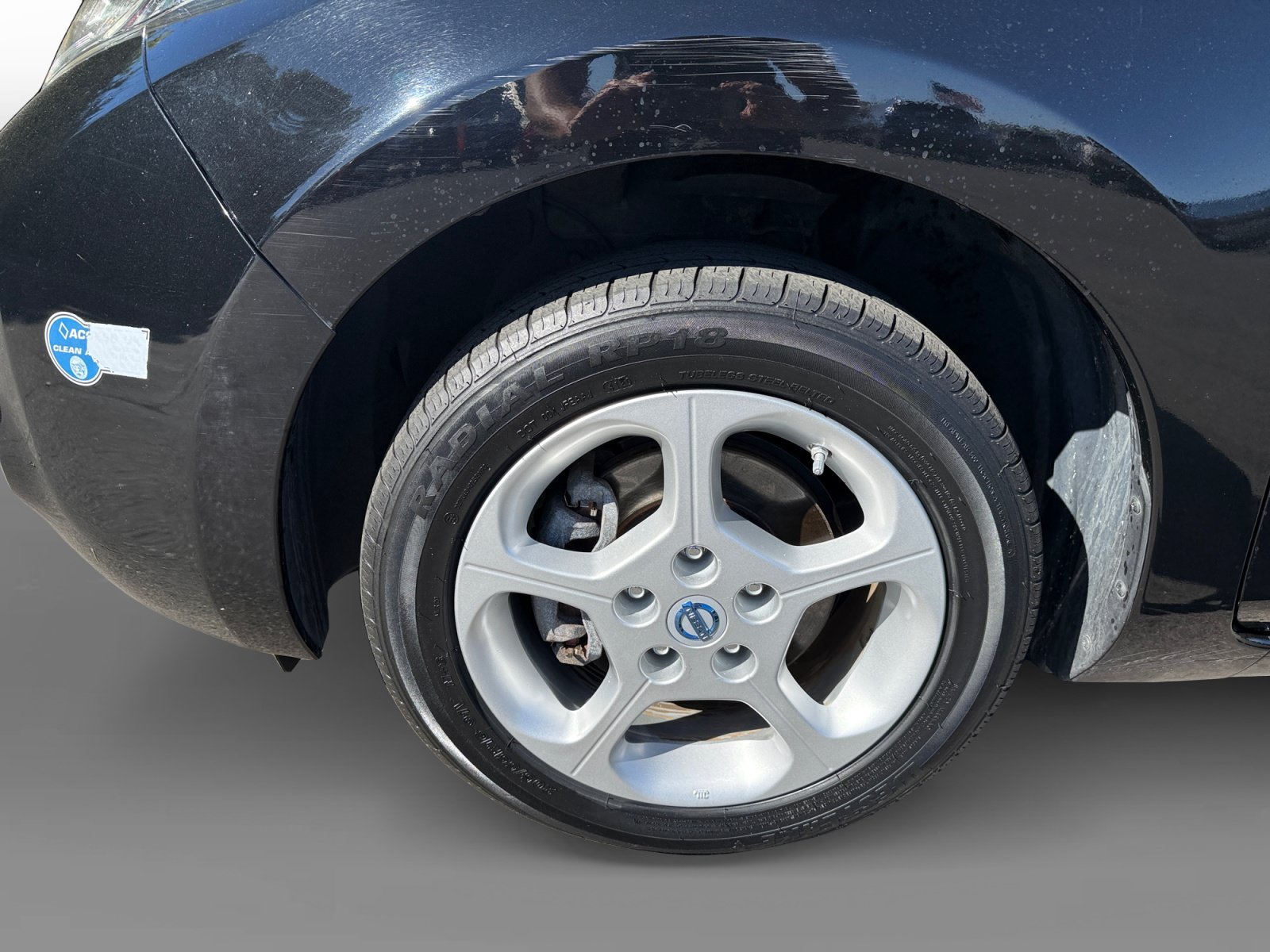 Used 2013 Super Black Nissan SV image 9