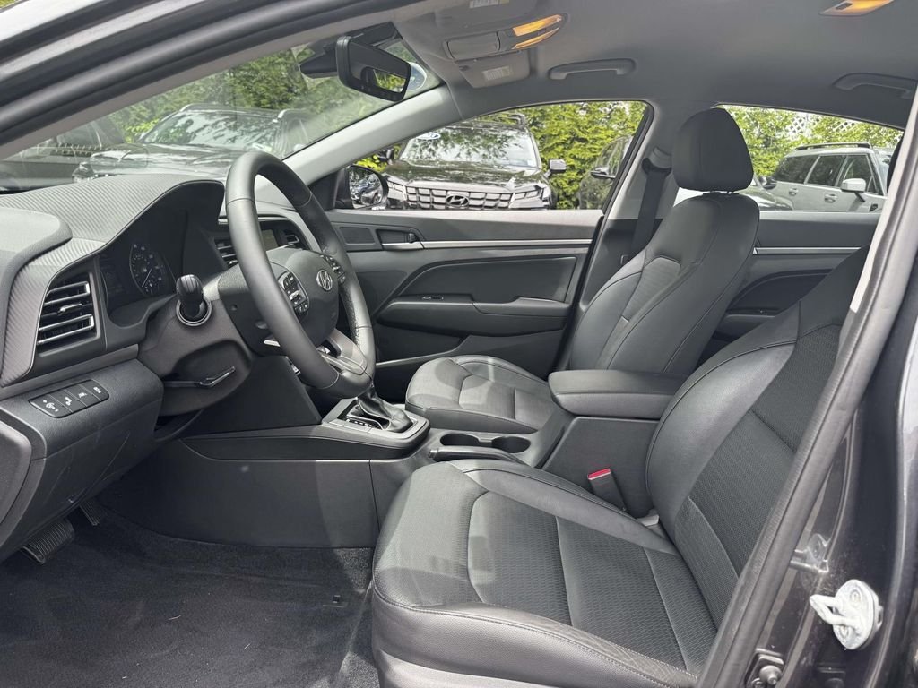 2020 Hyundai Elantra Limited - Photo 17