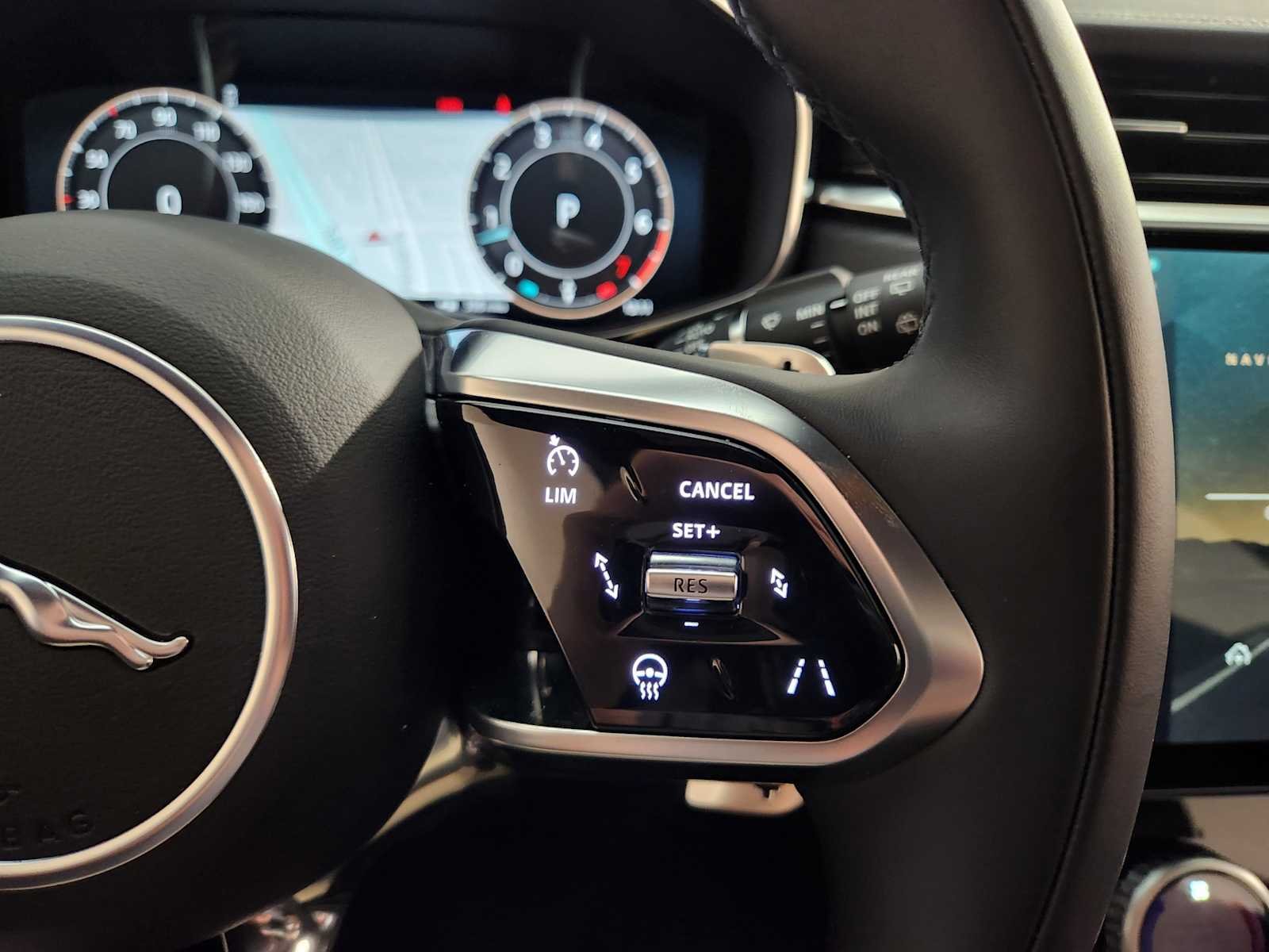 2026 Jaguar F-Pace R-Dynamic S - Photo 29