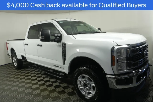 New 2026 Oxford White Ford F-250® XLT image 2