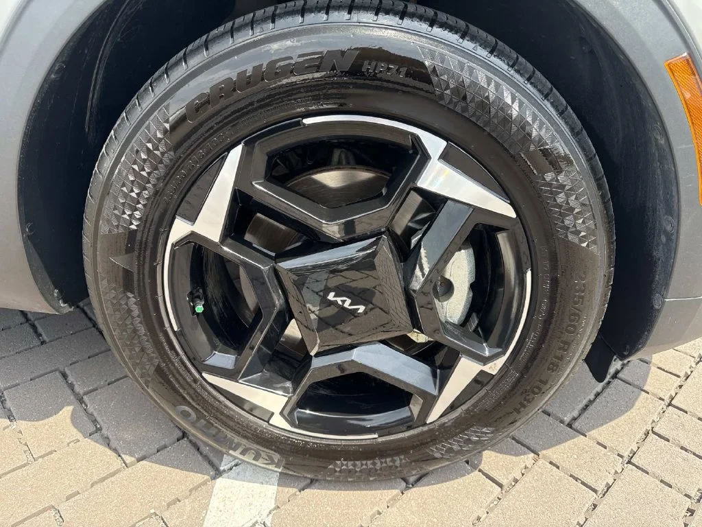 Used 2026 Gray Kia EX image 31