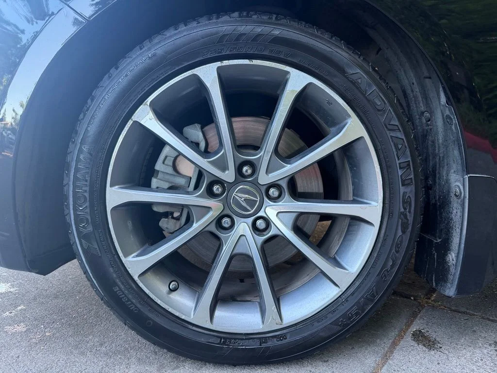 Used 2015  Acura V6 Tech image 9