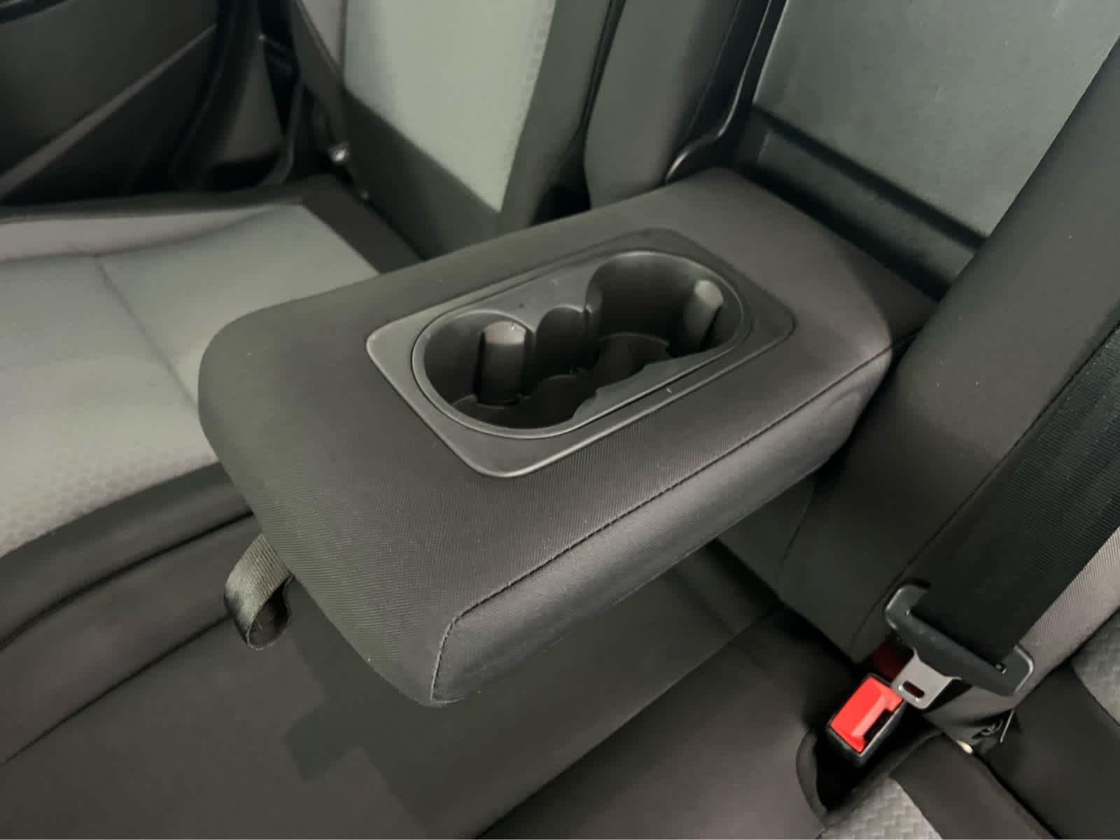 Used 2017 Magnetic Ford SE image 26