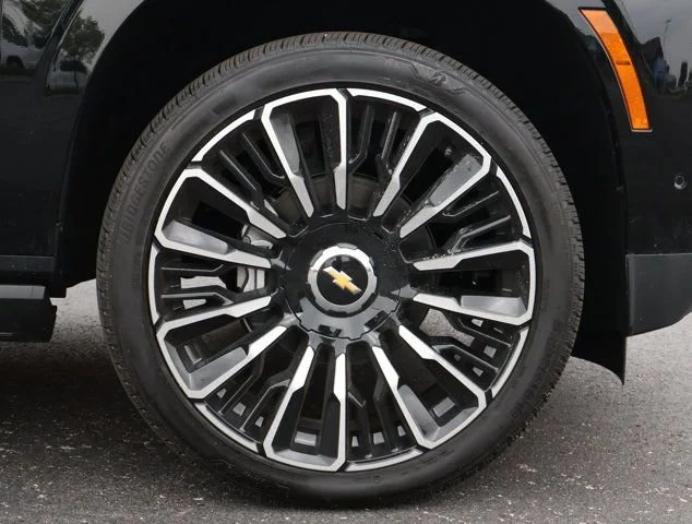 New 2026 Black Chevrolet High Country image 32