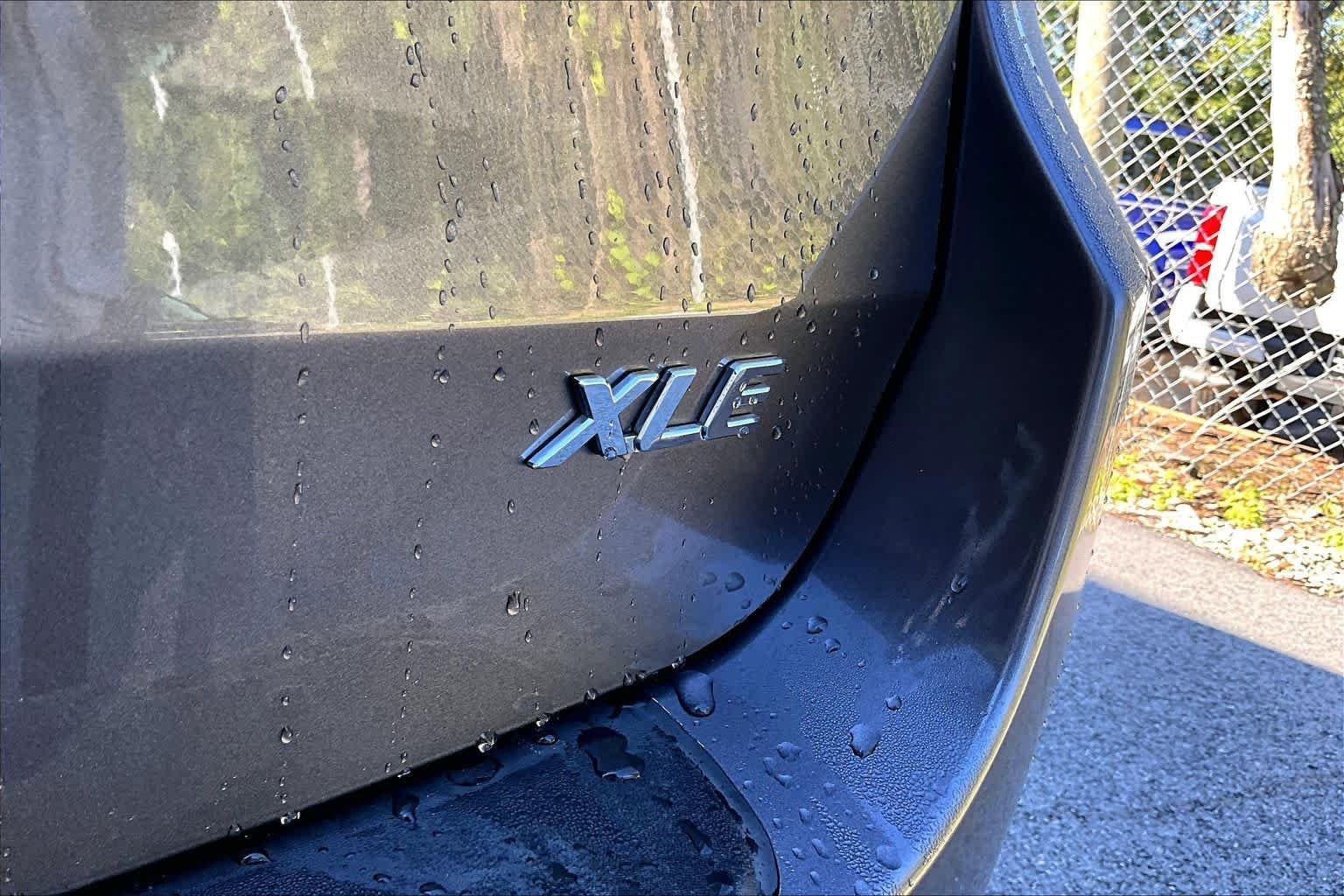 Used 2020 Predawn Gray Mica Toyota XLE image 10