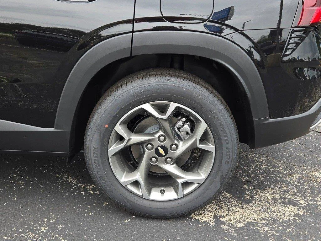 New 2026 Mosaic Black Metallic Chevrolet LT image 13