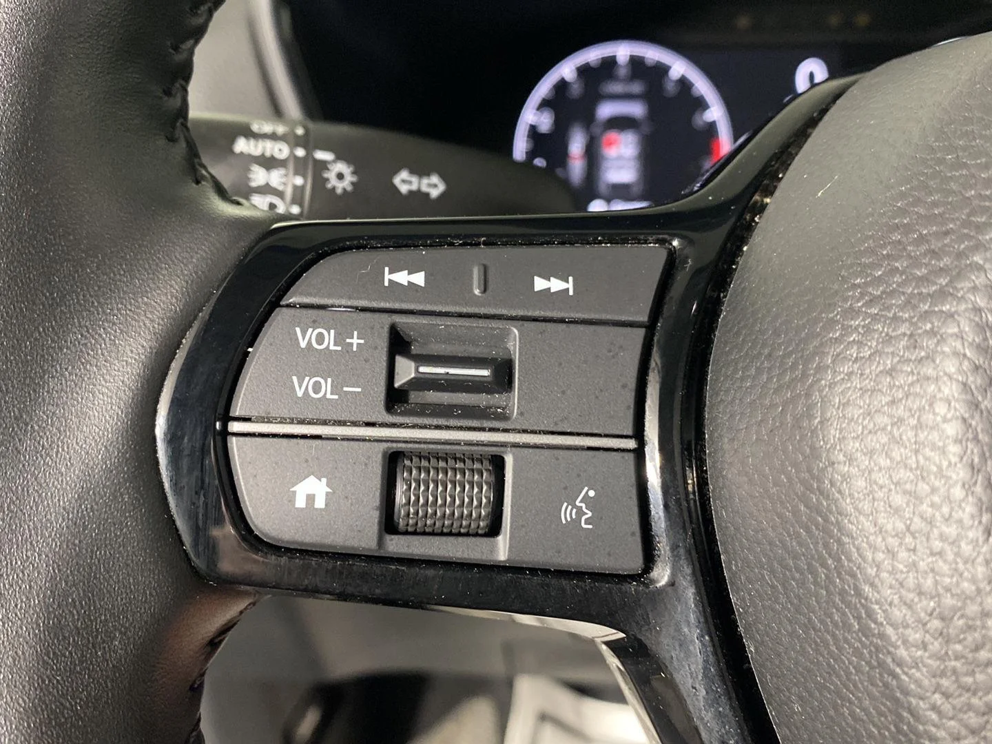 Used 2024 Meteorite Gray Metallic Honda EX-L image 23