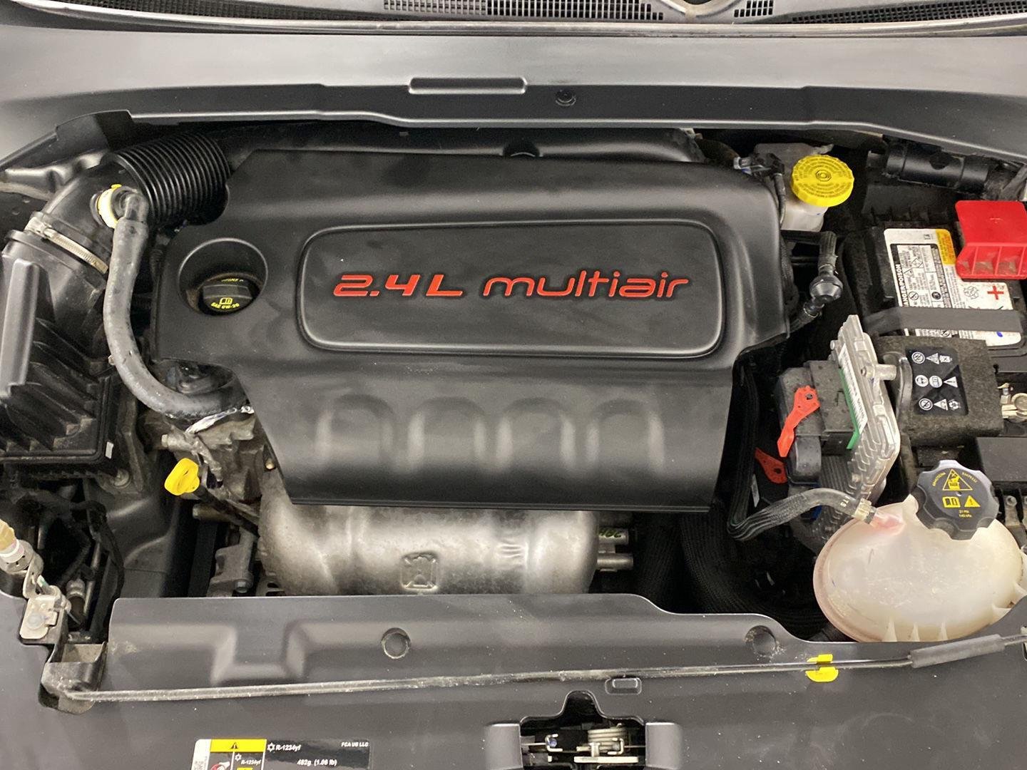 Used 2022 Billet Silver Metallic Clearcoat Jeep Trailhawk image 28