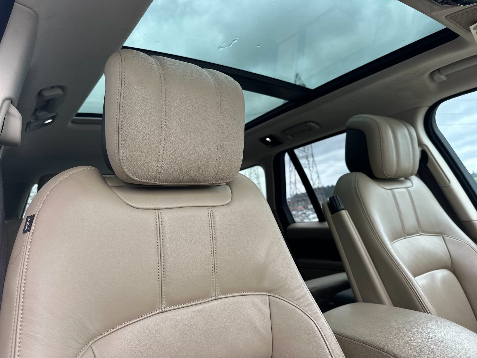 Used 2020 White Land Rover Base image 15