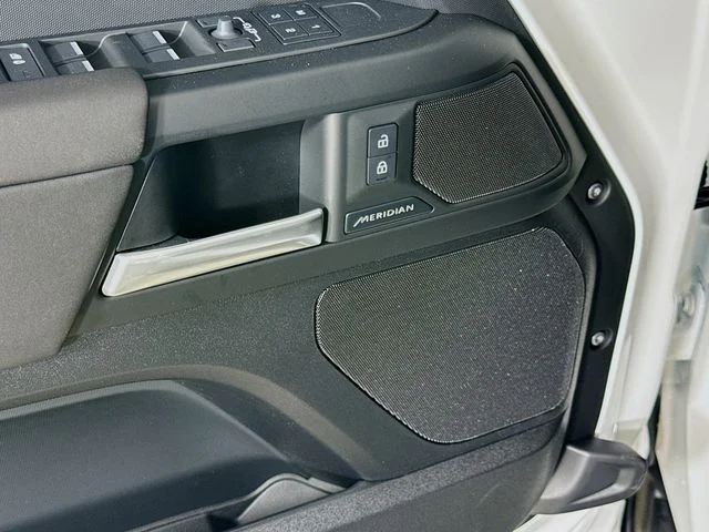 New 2026 Fuji White Land Rover S image 21