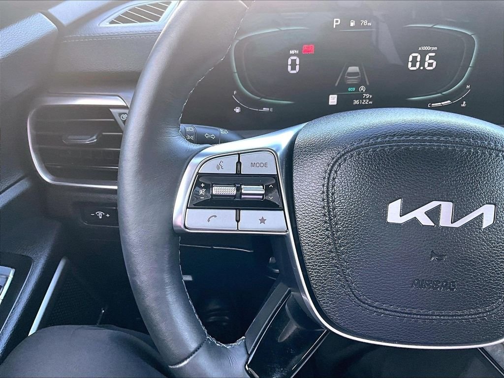 Used 2024 Green Kia EX X-Line image 24